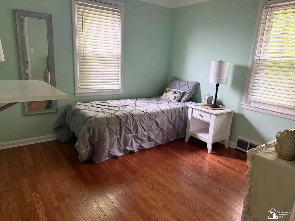 20 W Peterson Drive Hartland Township MI 48114
