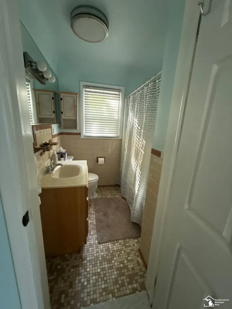 20 W Peterson Drive Hartland Township MI 48114
