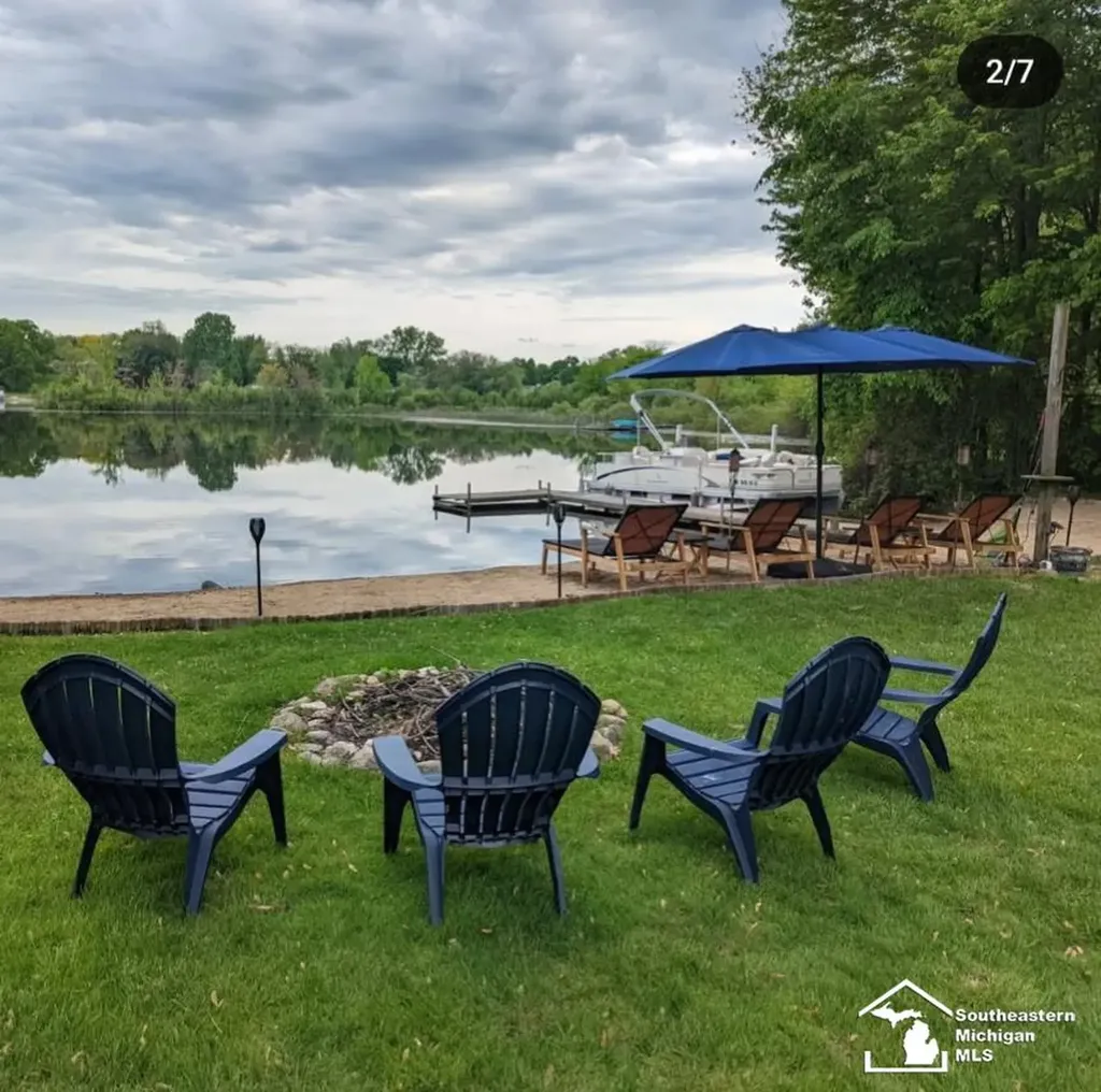 20 W Peterson Drive Hartland Township MI 48114