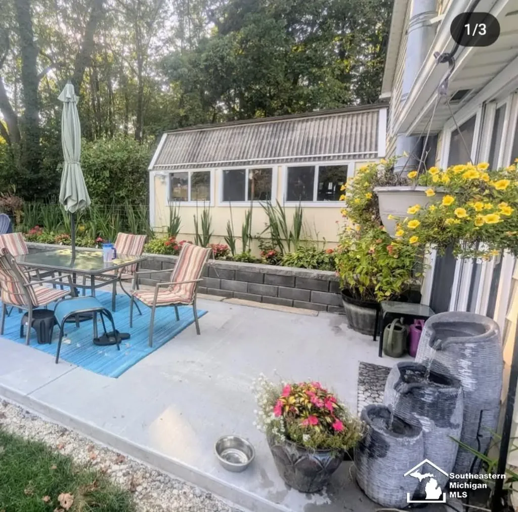 20 W Peterson Drive Hartland Township MI 48114