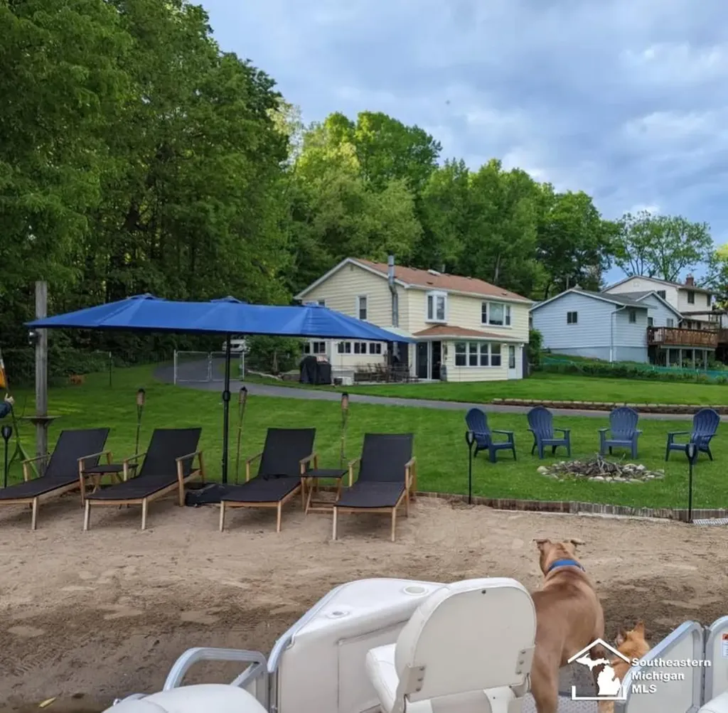 20 W Peterson Drive Hartland Township MI 48114