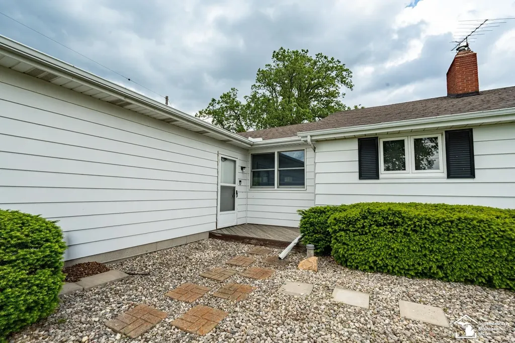 5248 S Custer Road Raisinville Township MI 48161