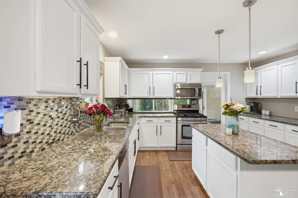 8437 Parkridge Drive Dexter City MI 48130
