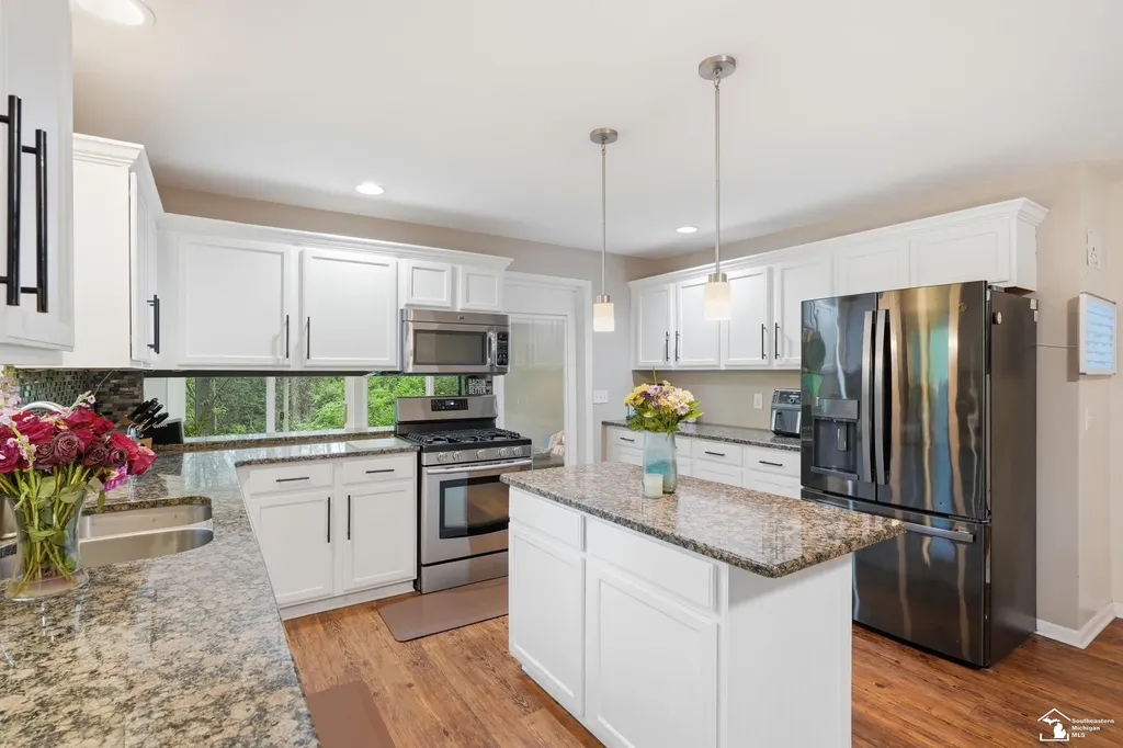 8437 Parkridge Drive Dexter City MI 48130