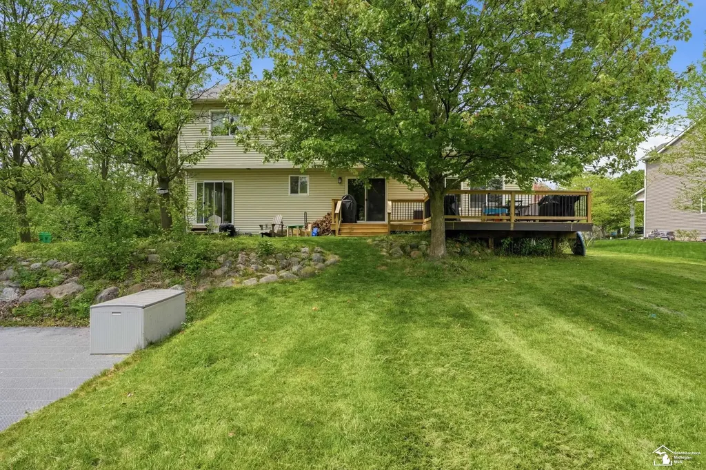 8437 Parkridge Drive Dexter City MI 48130