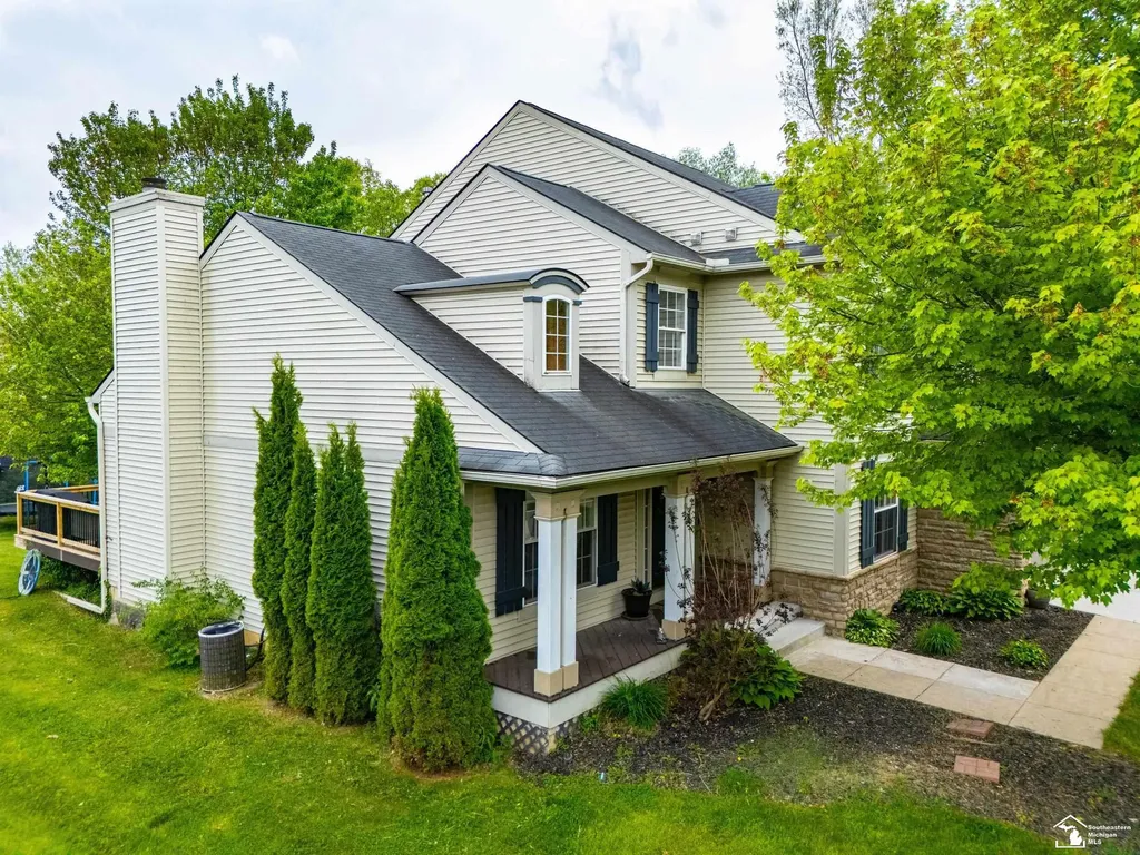 8437 Parkridge Drive Dexter City MI 48130