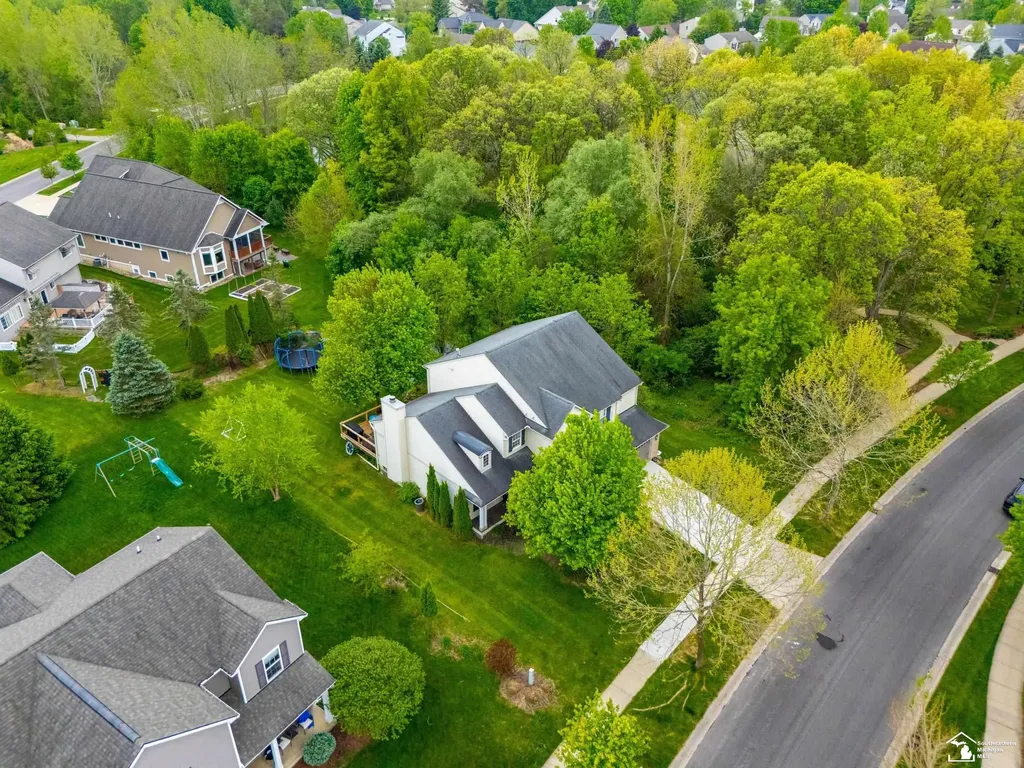 8437 Parkridge Drive Dexter City MI 48130