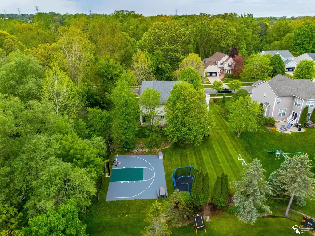 8437 Parkridge Drive Dexter City MI 48130