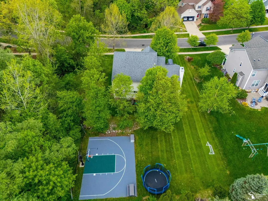 8437 Parkridge Drive Dexter City MI 48130