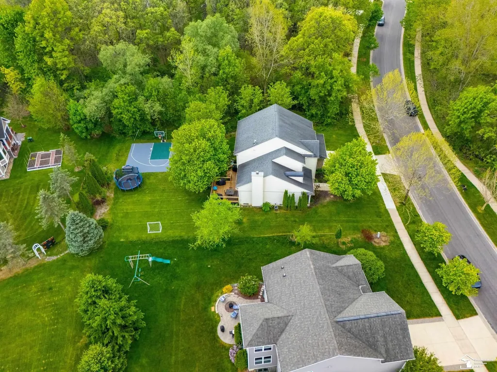 8437 Parkridge Drive Dexter City MI 48130