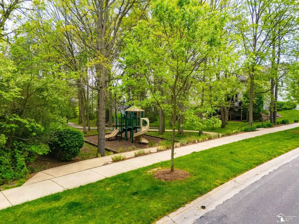 8437 Parkridge Drive Dexter City MI 48130
