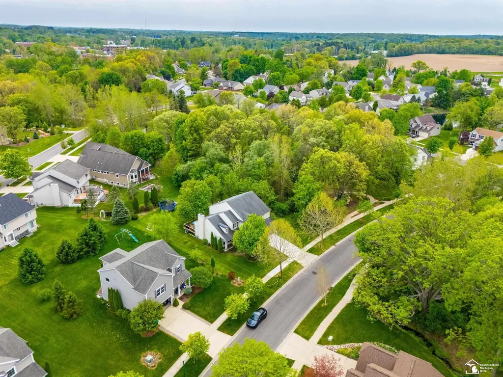 8437 Parkridge Drive Dexter City MI 48130