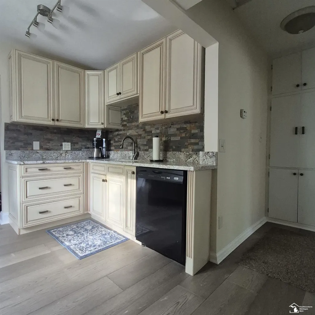 4509 Dixon Road Frenchtown Township MI 48166