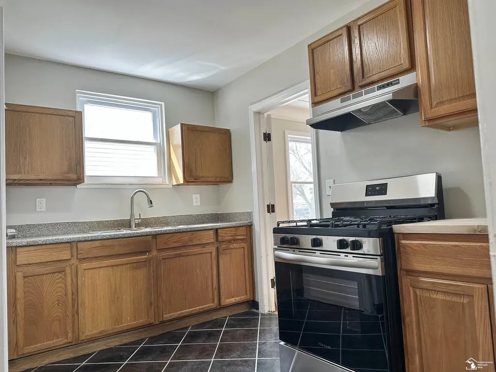 7316 Warwick Street Detroit City MI 48228