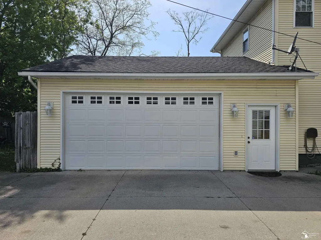 734 White Street Port Huron City MI 48060