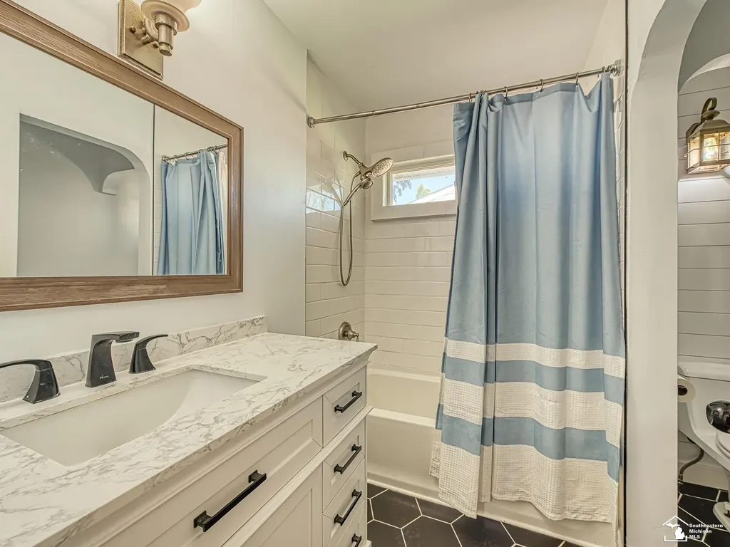 42064 Arthur Street Van Buren Charter Township MI 48111