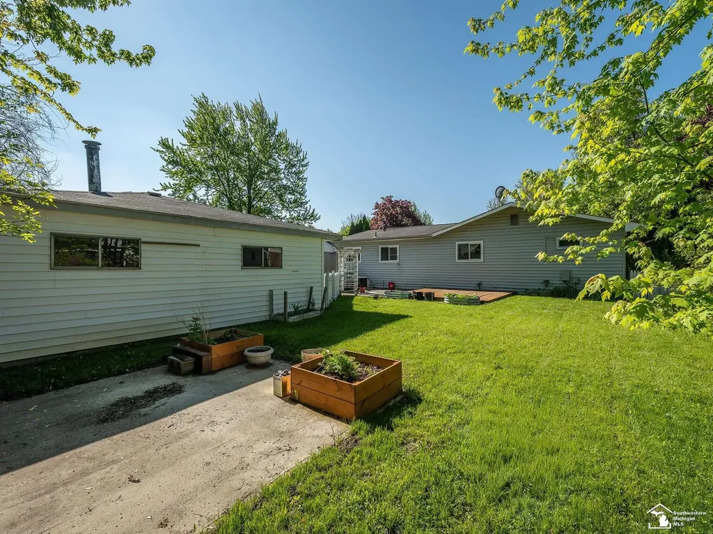 42064 Arthur Street Van Buren Charter Township MI 48111