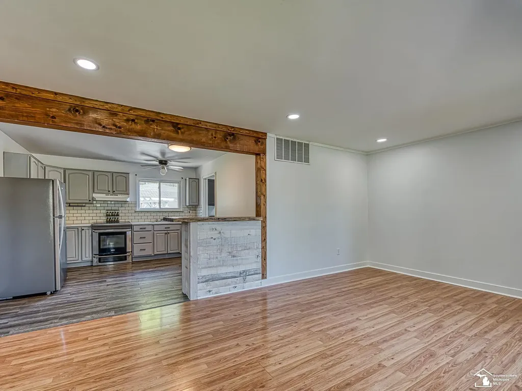 42064 Arthur Street Van Buren Charter Township MI 48111