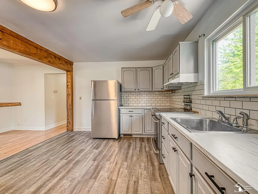 42064 Arthur Street Van Buren Charter Township MI 48111