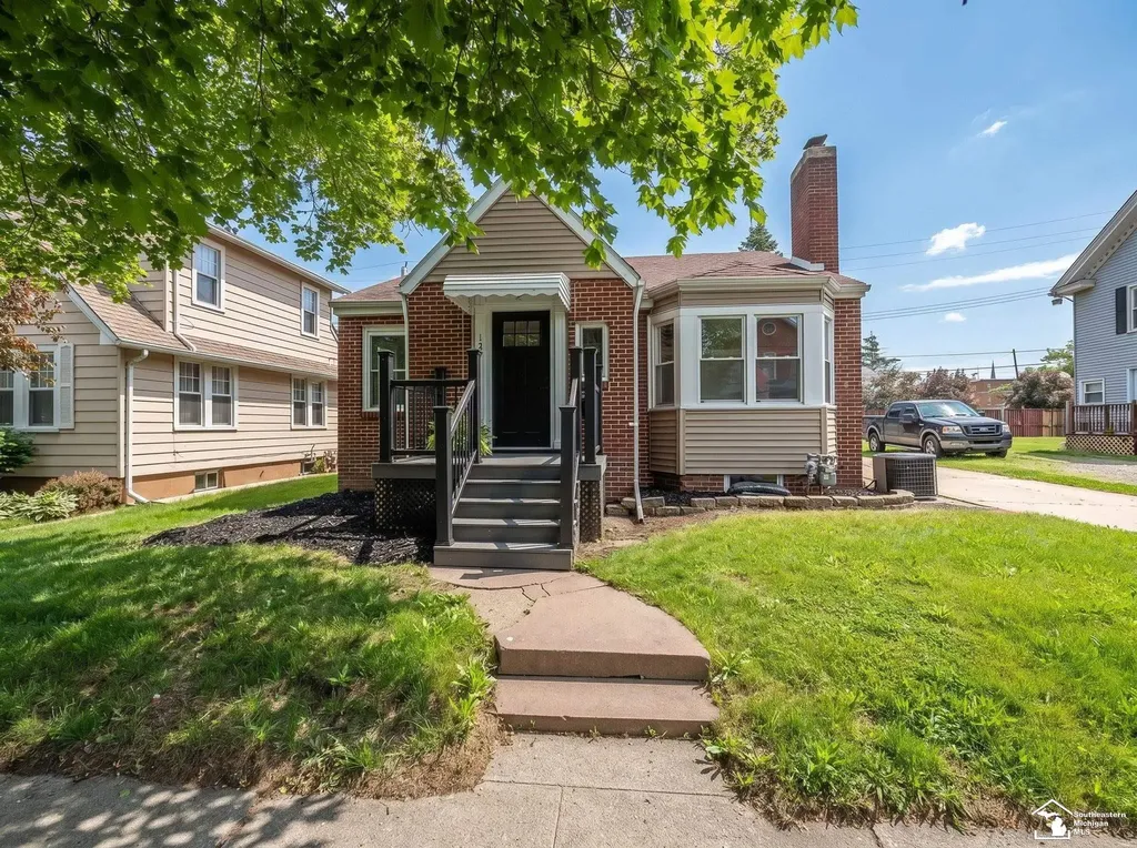 138 Tremont Street Monroe City MI 48162