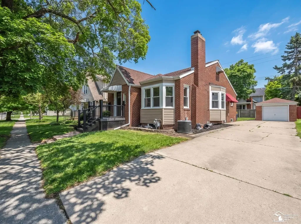 138 Tremont Street Monroe City MI 48162