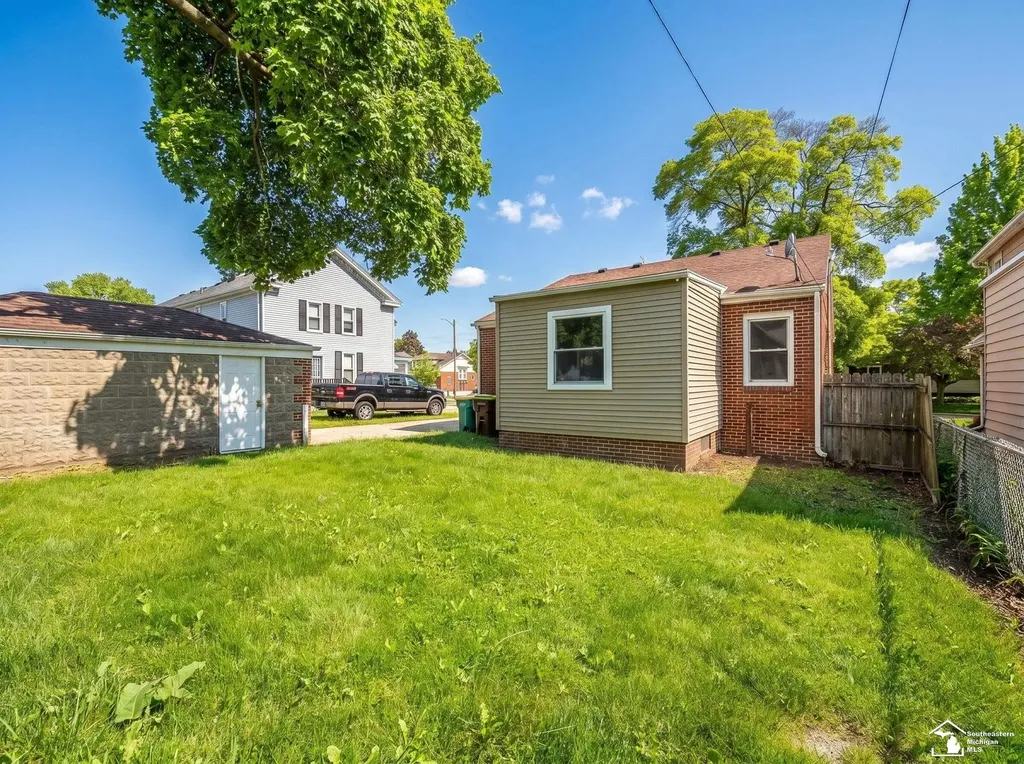 138 Tremont Street Monroe City MI 48162