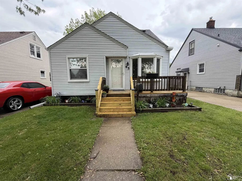 45 Cleveland Street Trenton City MI 48183