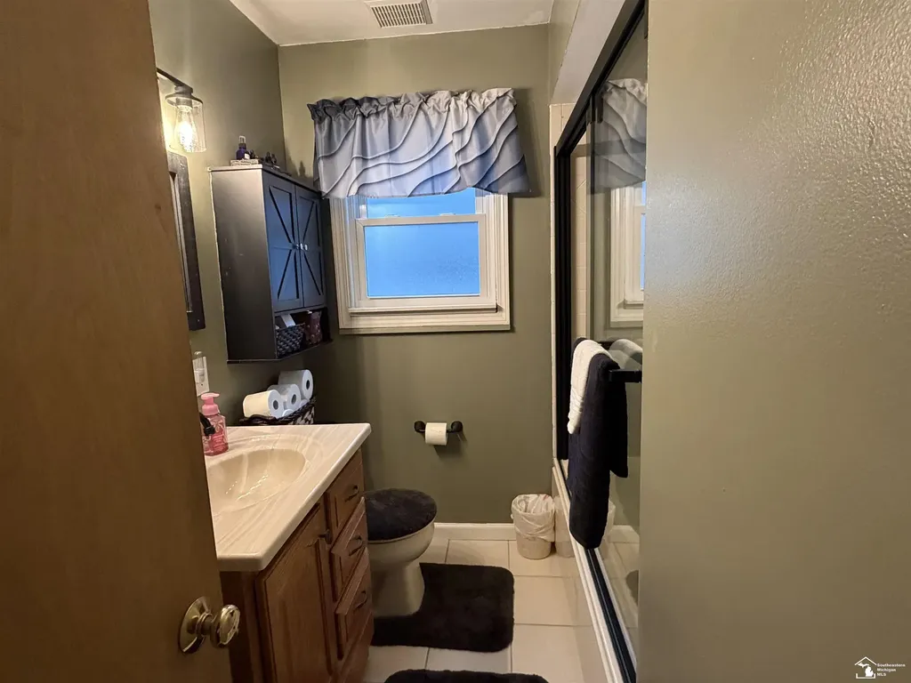 45 Cleveland Street Trenton City MI 48183