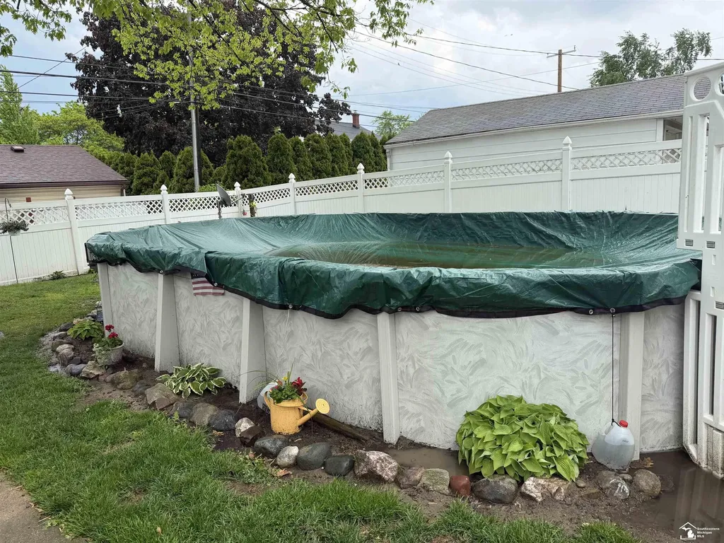 45 Cleveland Street Trenton City MI 48183