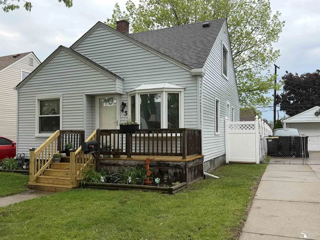 45 Cleveland Street Trenton City MI 48183