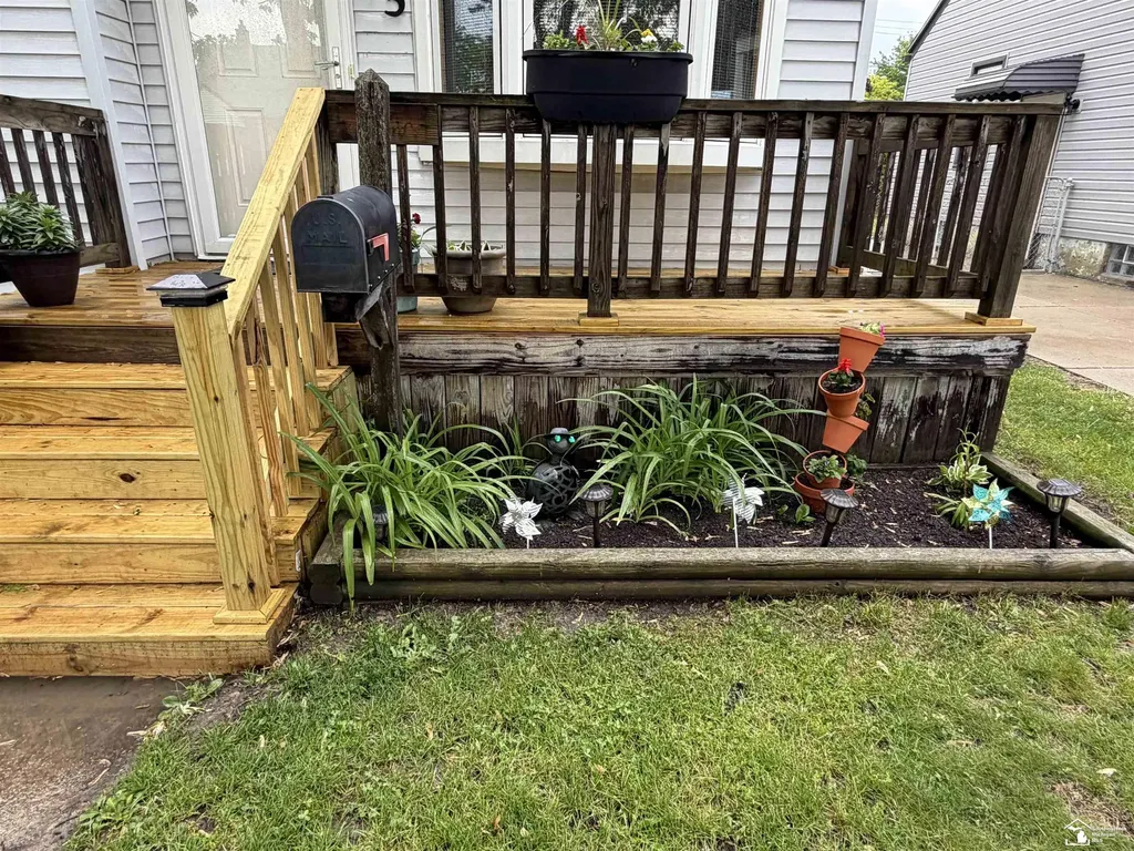 45 Cleveland Street Trenton City MI 48183
