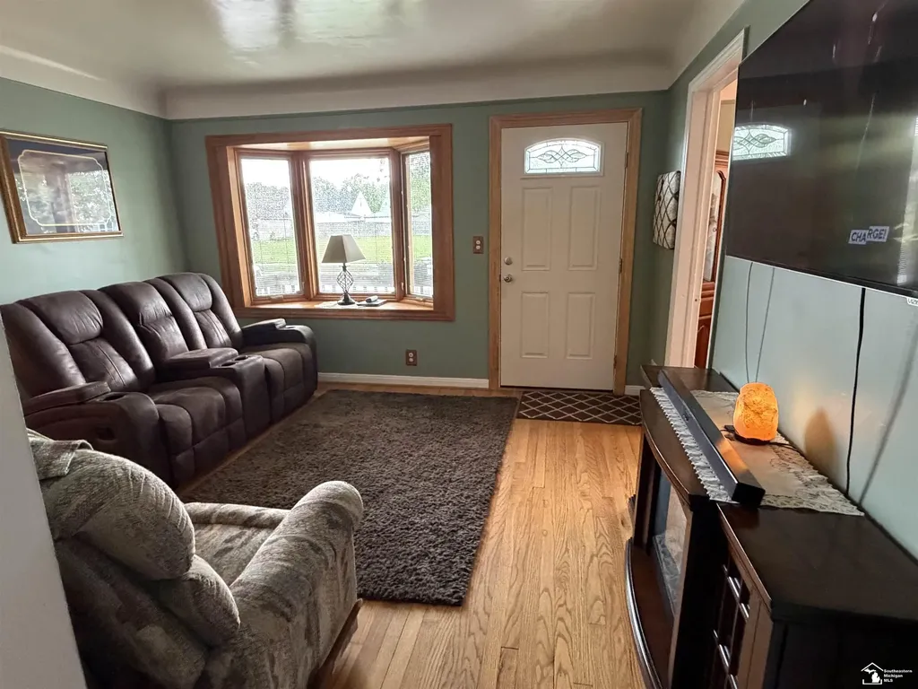 45 Cleveland Street Trenton City MI 48183