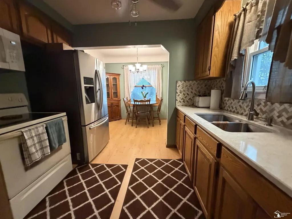 45 Cleveland Street Trenton City MI 48183