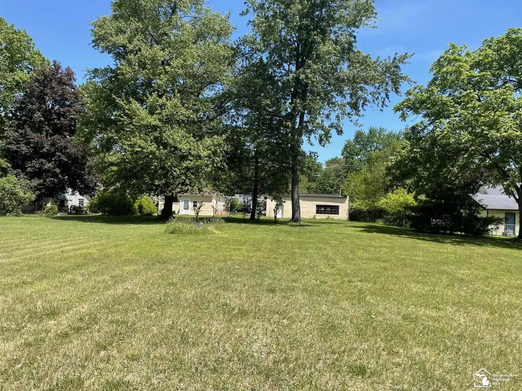 6719 Summerfield Road Bedford Township MI 48182
