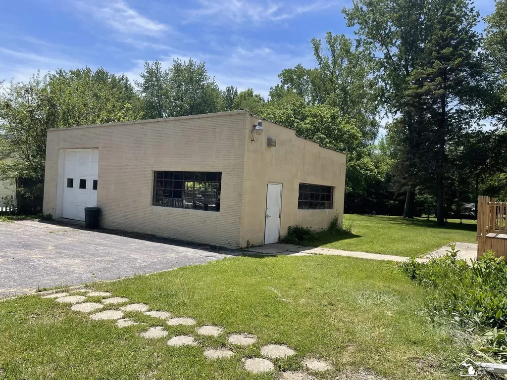 6719 Summerfield Road Bedford Township MI 48182