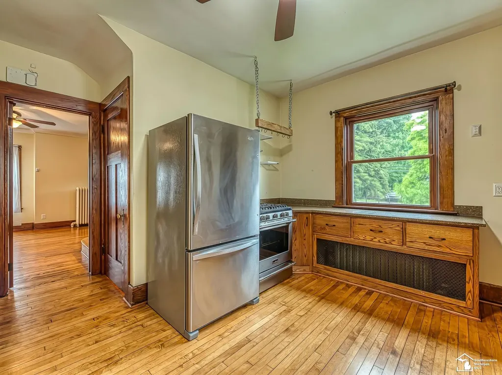 428 E 3rd Street Monroe City MI 48161