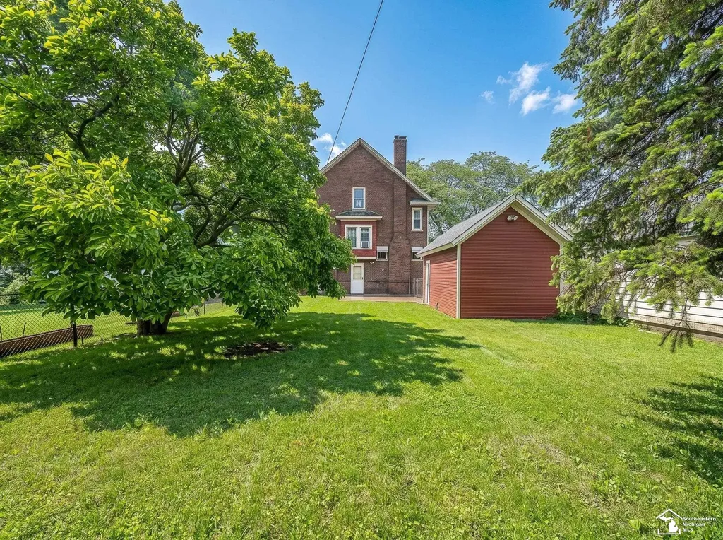 428 E 3rd Street Monroe City MI 48161