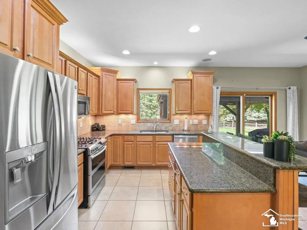 1176 Twin Lakes Drive Bedford Township MI 48182