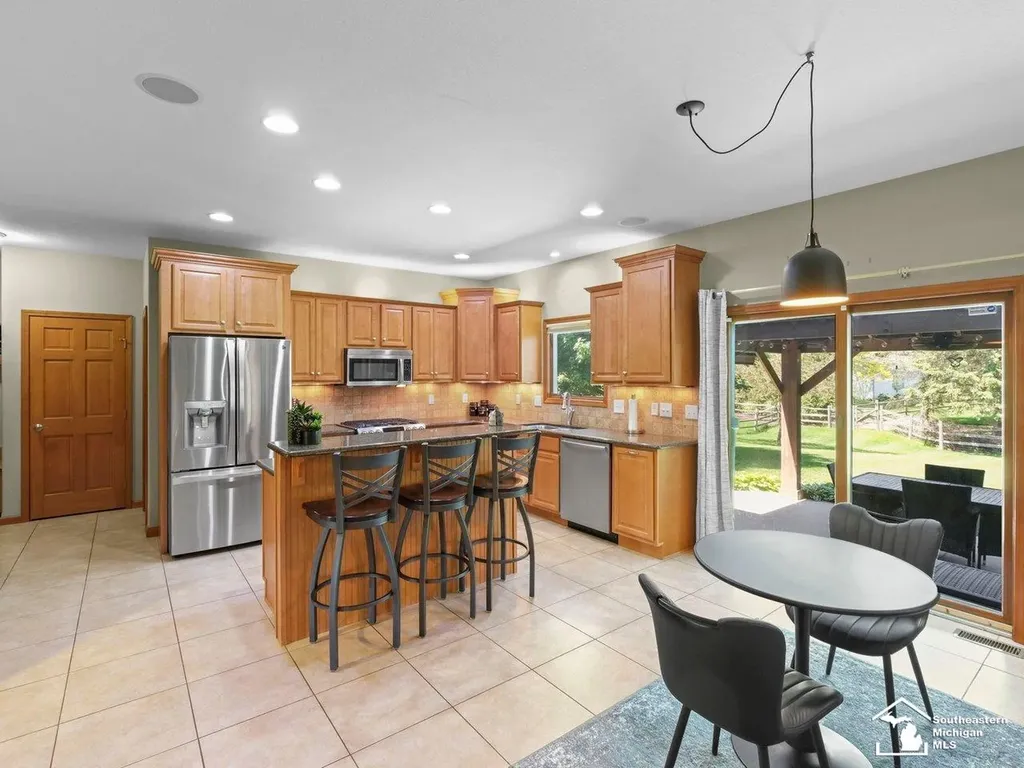 1176 Twin Lakes Drive Bedford Township MI 48182