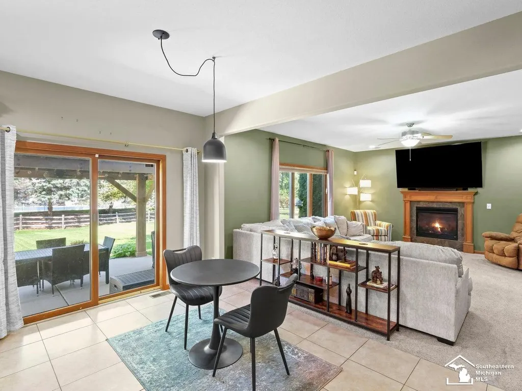 1176 Twin Lakes Drive Bedford Township MI 48182