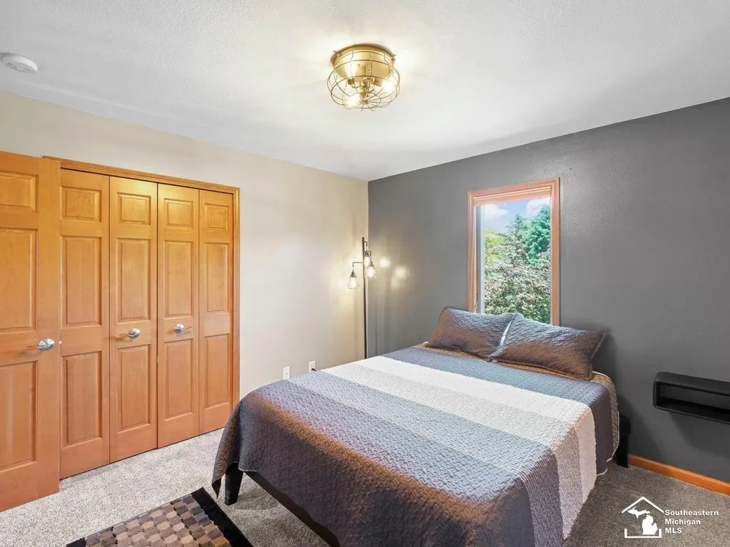 1176 Twin Lakes Drive Bedford Township MI 48182