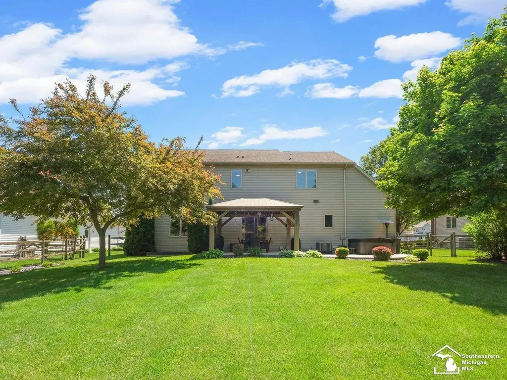 1176 Twin Lakes Drive Bedford Township MI 48182