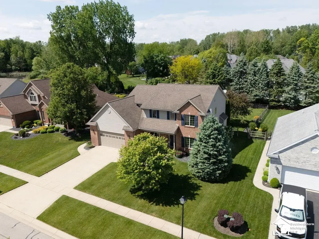 1176 Twin Lakes Drive Bedford Township MI 48182