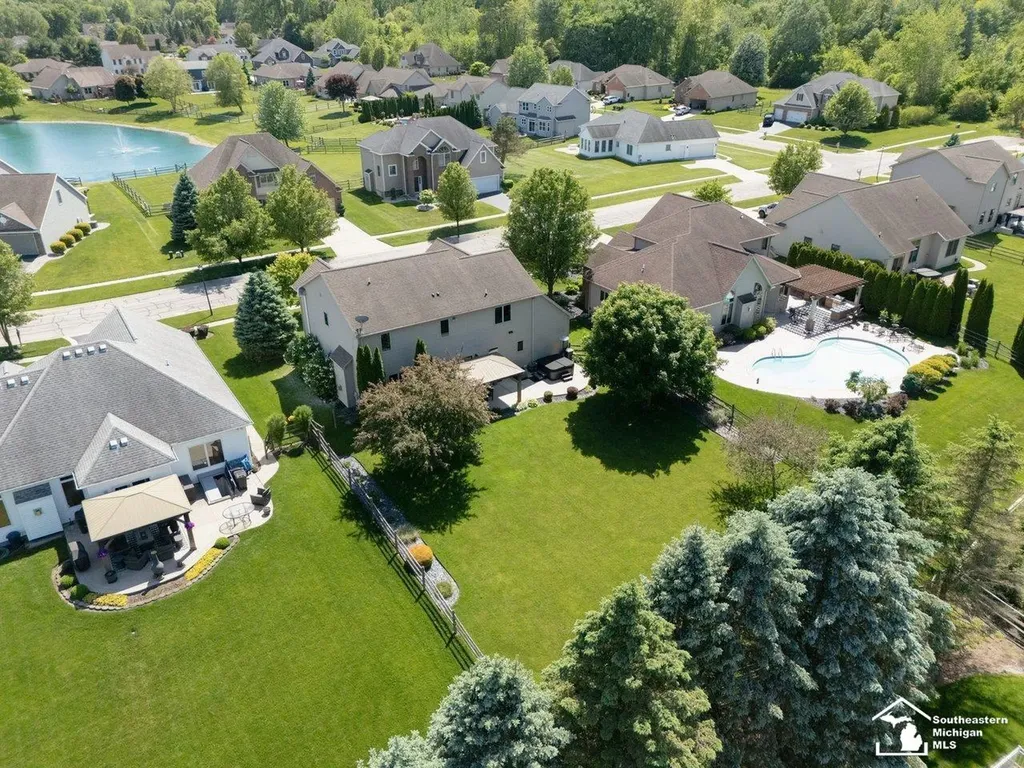 1176 Twin Lakes Drive Bedford Township MI 48182