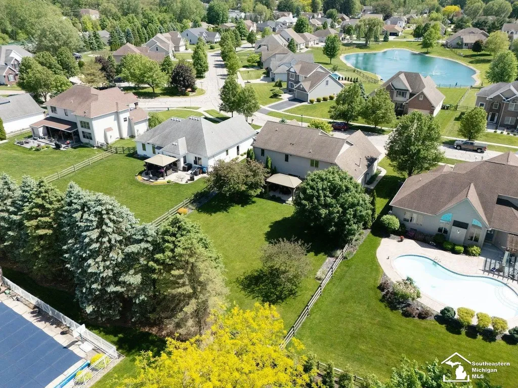 1176 Twin Lakes Drive Bedford Township MI 48182