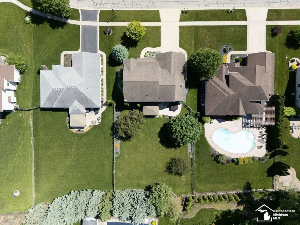 1176 Twin Lakes Drive Bedford Township MI 48182