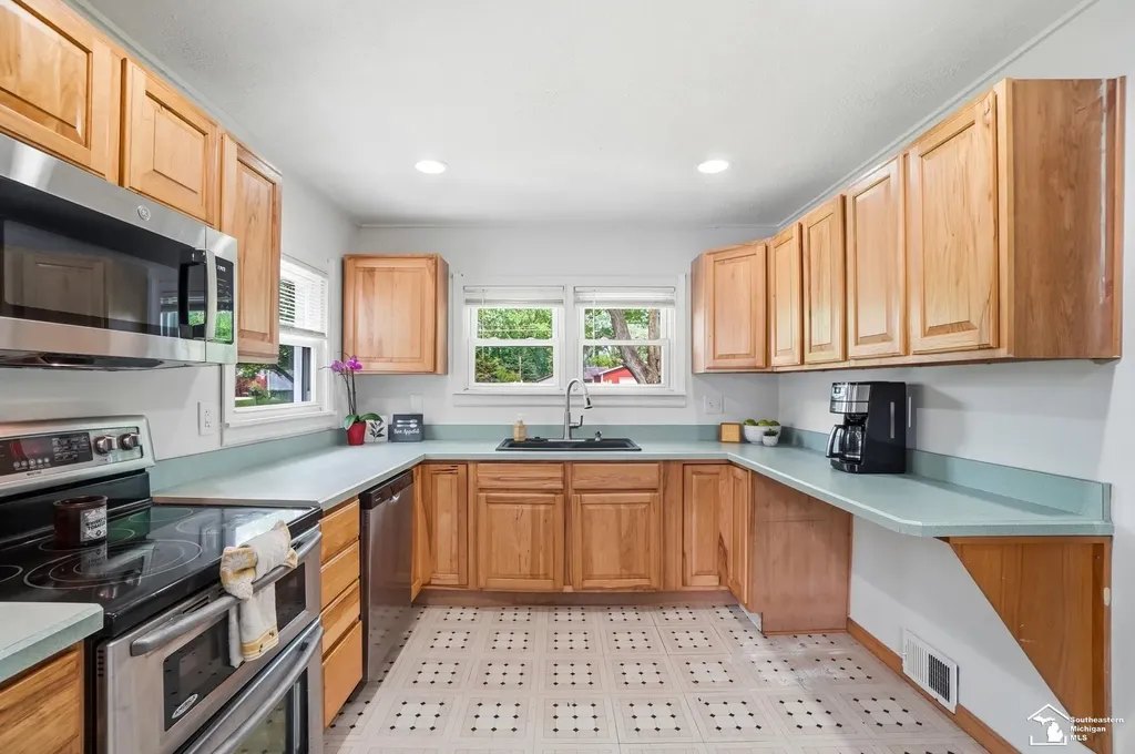 15592 Cedar Street Monroe City MI 48161