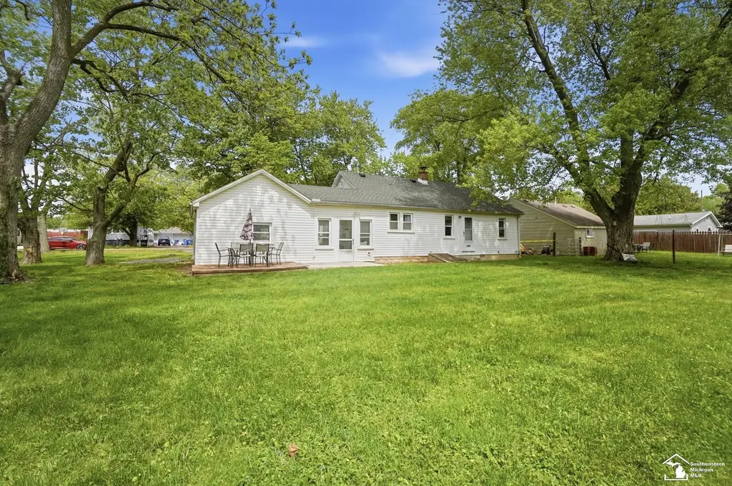 15592 Cedar Street Monroe City MI 48161
