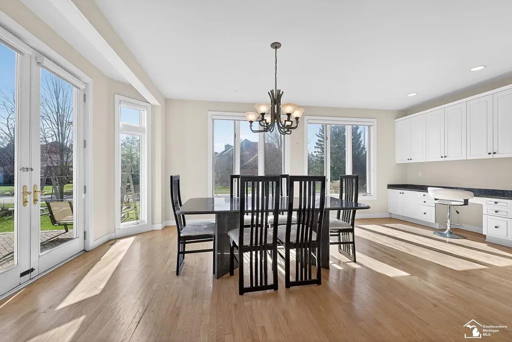4592 Forestview Drive West Bloomfield Charter Township MI 48322