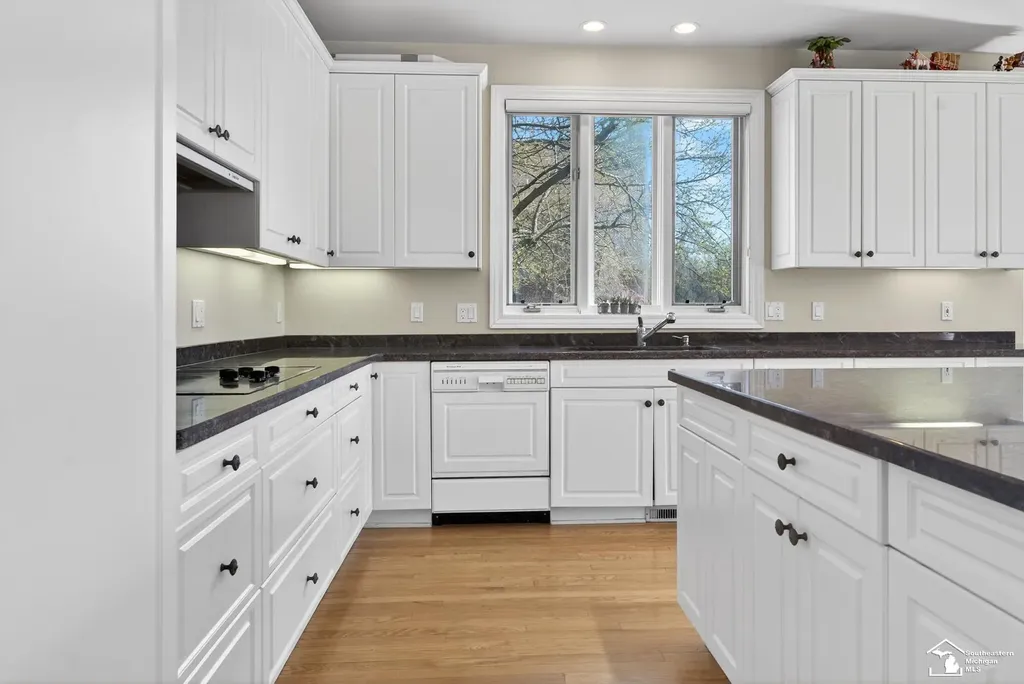 4592 Forestview Drive West Bloomfield Charter Township MI 48322